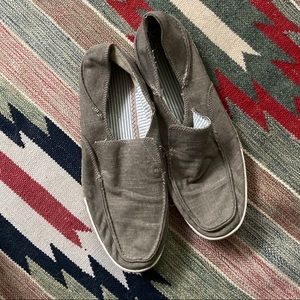 Clark’s Men’s Canvas Loafers Khaki Green Size 13
